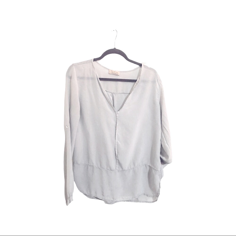 Sofia Italy 100% Silk Ladies Silvery Gray Long Sleeve Open V Neck Blouse